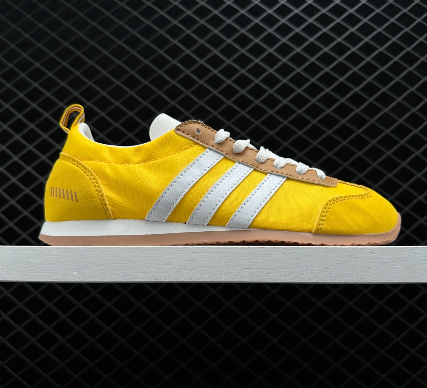 Adidas Neo VS Jog Yellow White HP9678 - Stylish Athletic Sneakers