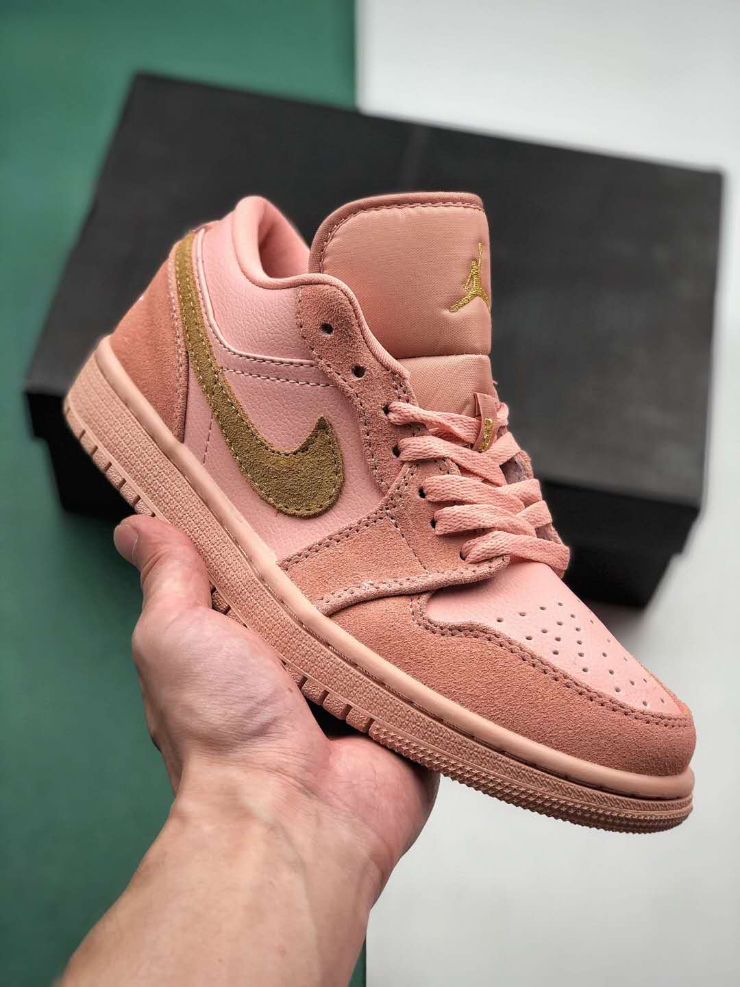 Air Jordan 1 Low 'Coral Stardust' CJ9216-676 - Stylish & Exclusive Sneakers