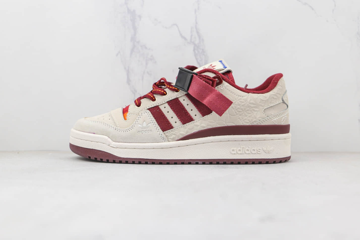 Adidas Originals Forum Low CNY Sneaker Unisex - Beige/White/Red. GX8866
