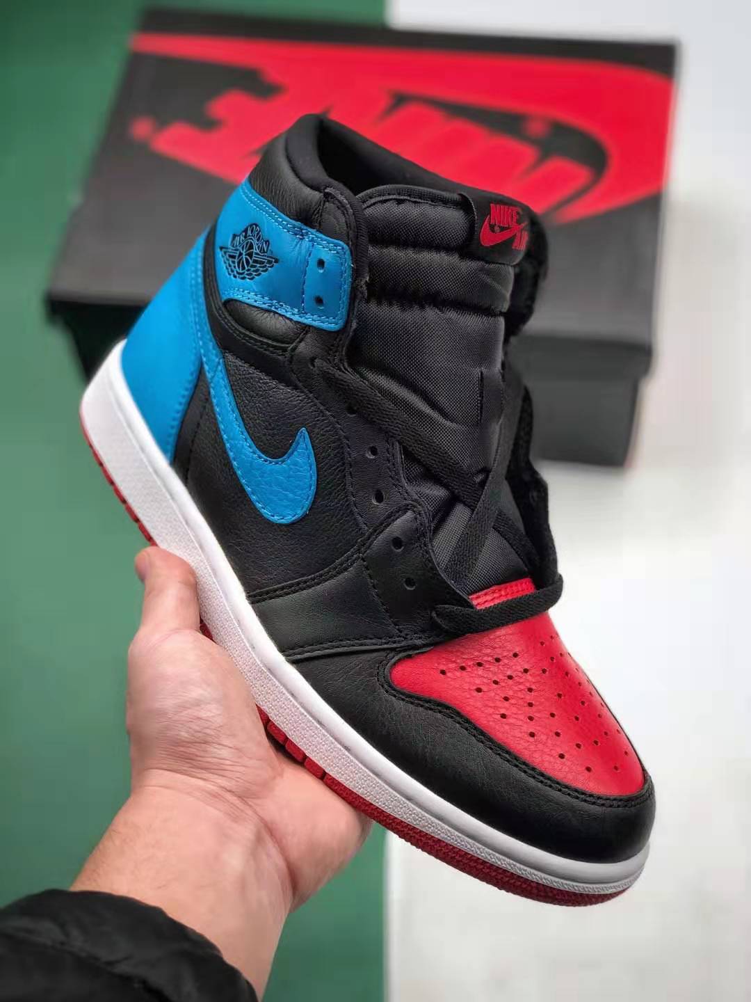 Air Jordan 1 High OG 'UNC to Chicago' CD0461-046