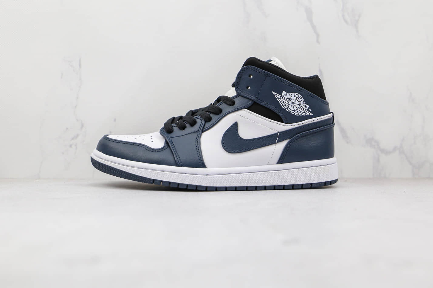 Air Jordan 1 Mid 'Armory Navy Dark Teal' 554724-411 - Stylish and Iconic Sneakers