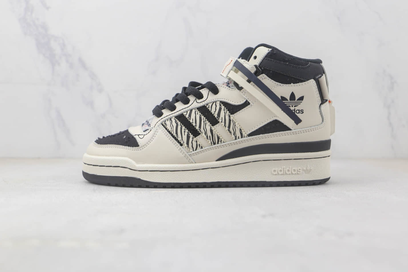 Adidas Originals Forum Mid Sneakers Creamy White Black GX3957 - Unisex Fashion Footwear
