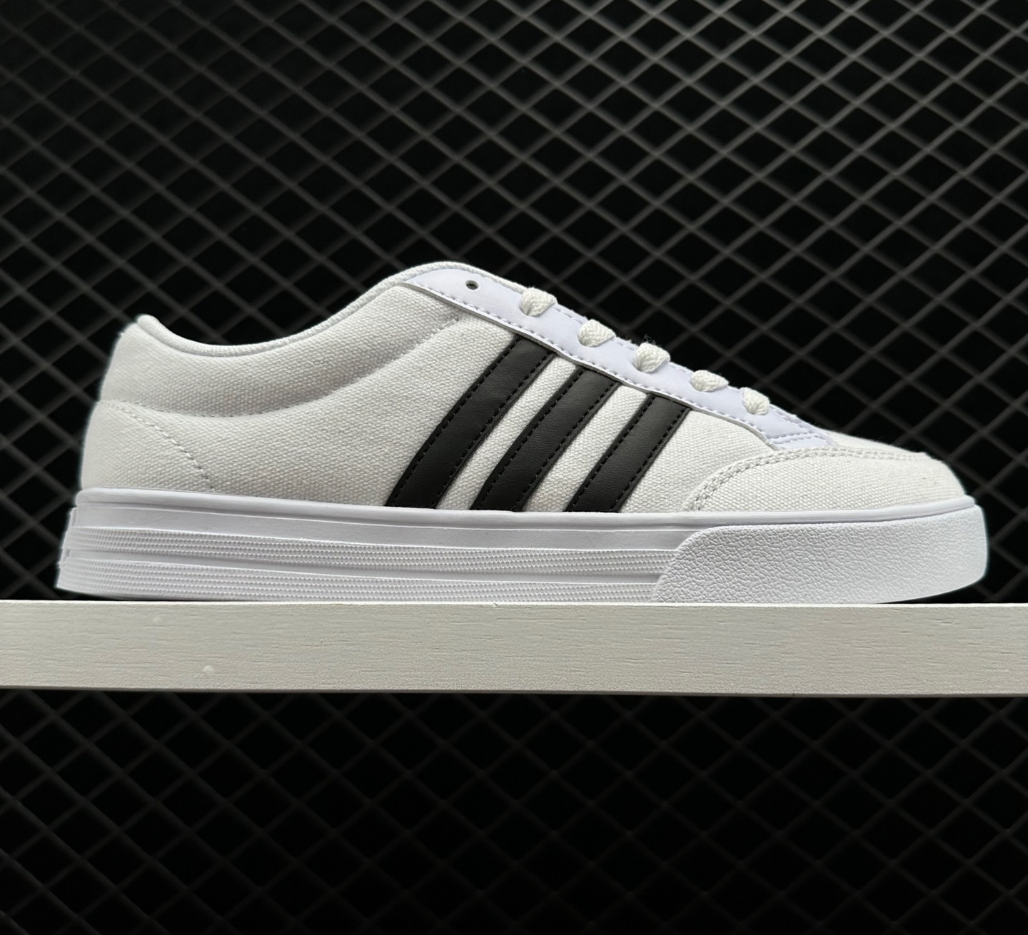 Adidas VS Set 'White Black' AW3889 - Trendy Athletic Shoes for Men