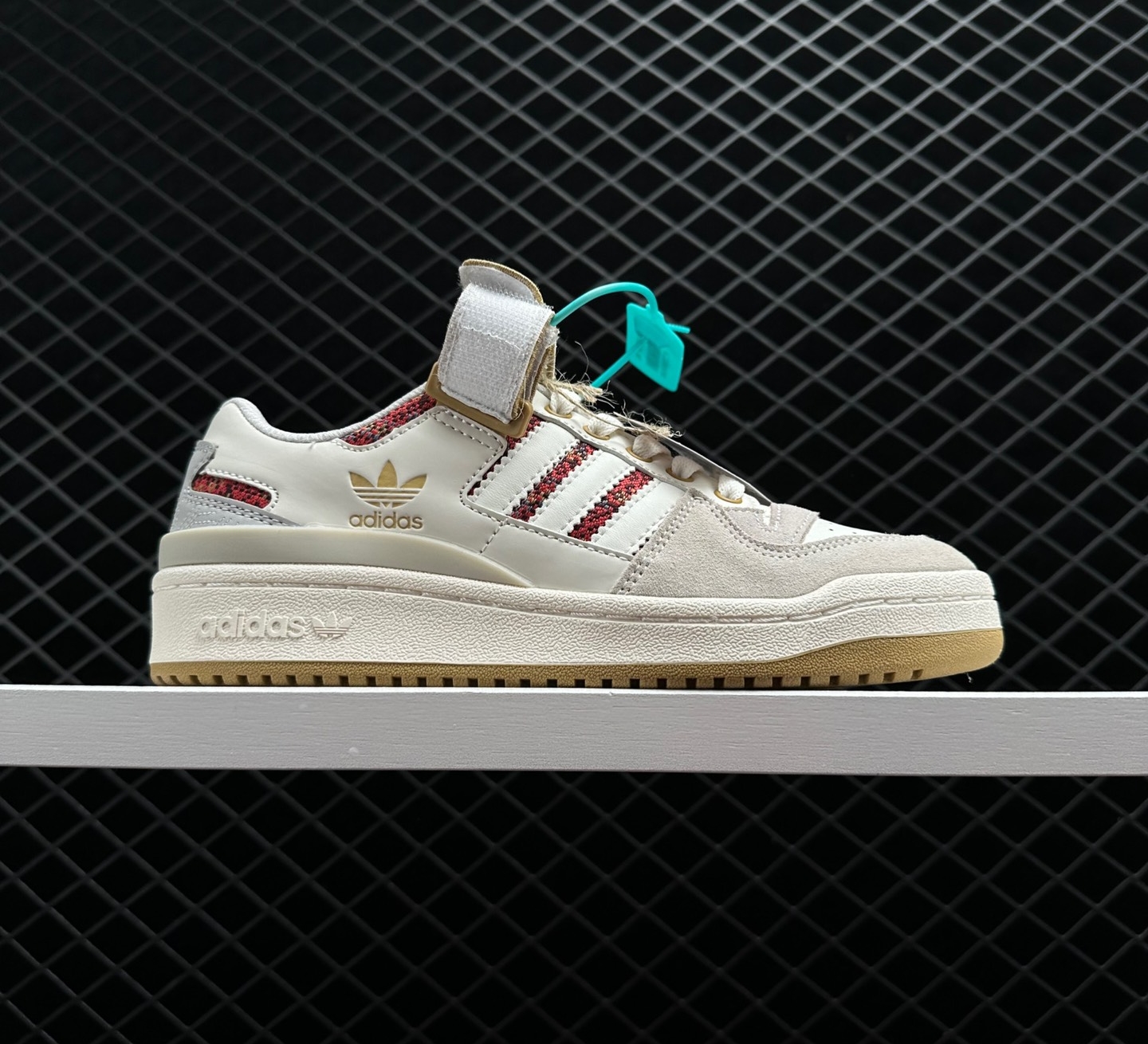 Adidas Originals Forum Low HQ4604 - Classic Style for Unbeatable Comfort