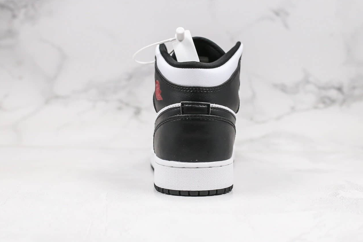 Air Jordan 1 Mid 'White Black' BQ6472-101 - Stylish and Classic Sneakers Air Jordan 1 Mid 'White Black' BQ6472-101 - Stylish and Classic Sneakers