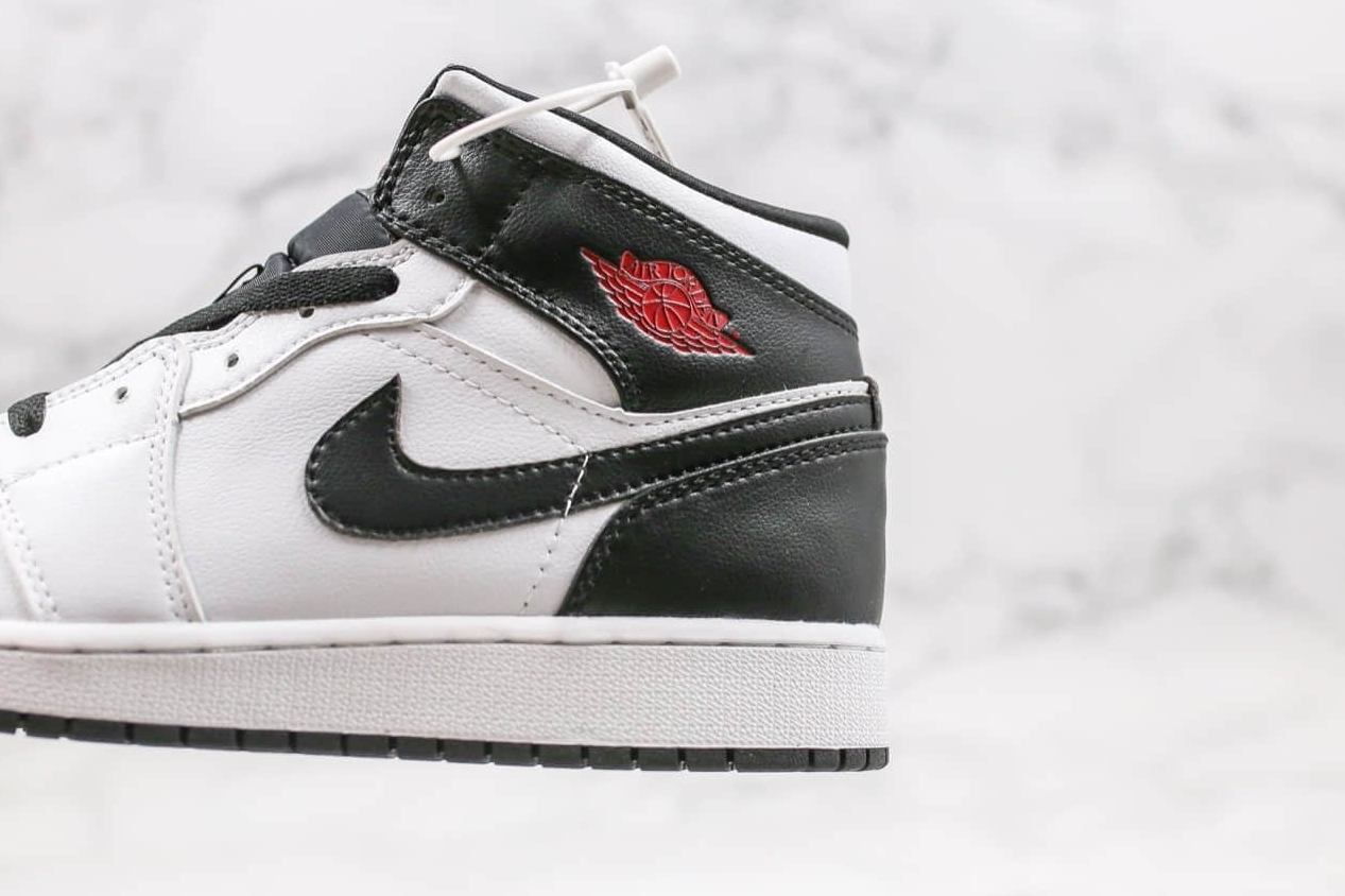 Air Jordan 1 Mid 'White Black' BQ6472-101 - Stylish and Classic Sneakers Air Jordan 1 Mid 'White Black' BQ6472-101 - Stylish and Classic Sneakers